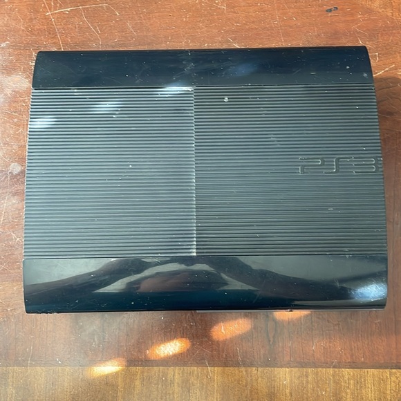 PlayStation 3 - Used - No Cords - Picture 2 of 6